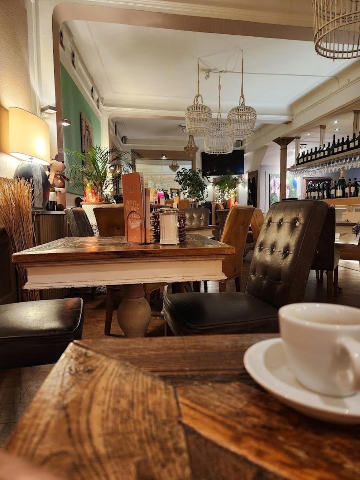 Gaestehaus Cafe Orth 21 *