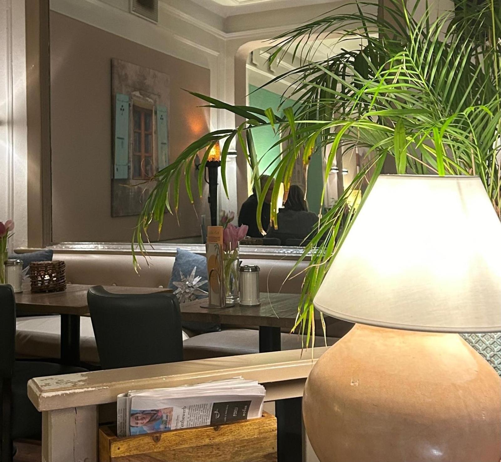 Gaestehaus Cafe Orth 21 *
